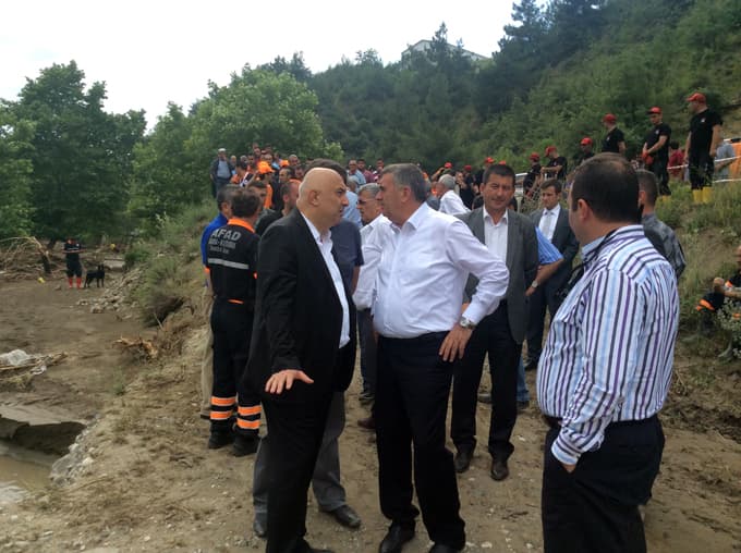 Sel felaketinde hayatını kaybeden Taner için...