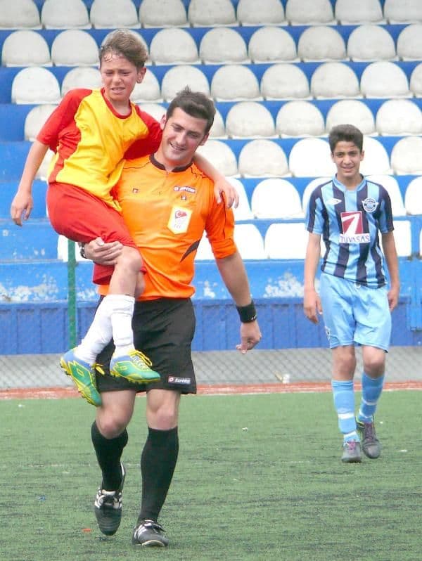 Hakemden örnek davranış