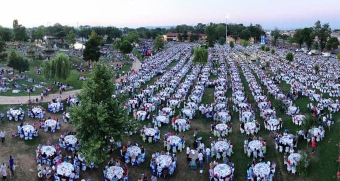 100 bin Sakaryalıya iftar yemeği verilecek
