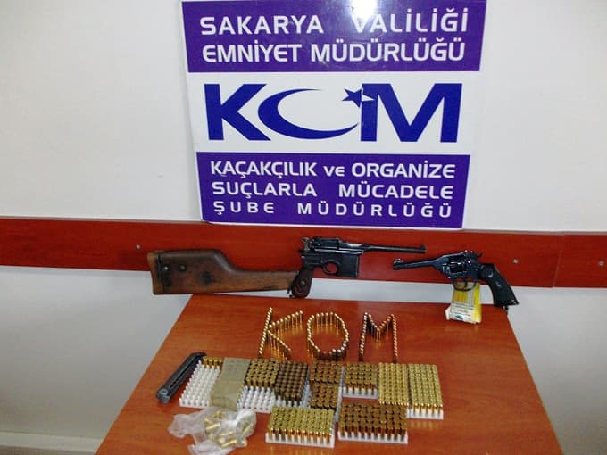 KOM ekiplerinden silah operasyonu