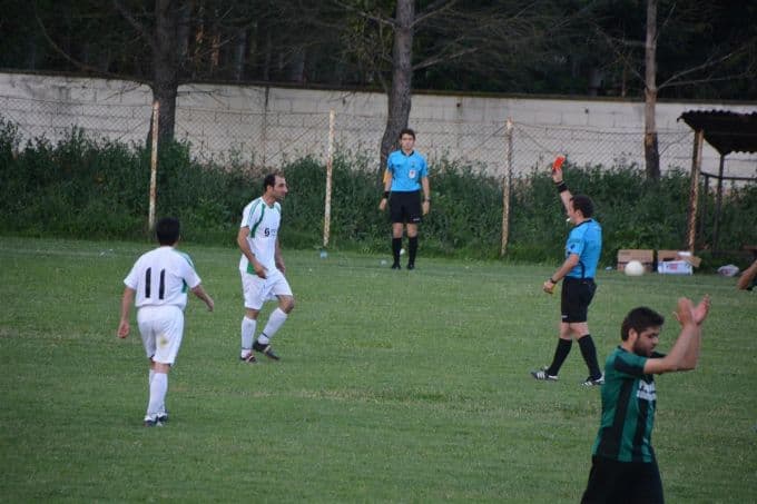 Amatör futbol maçında arbede