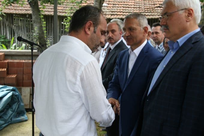 Muhammed Durmaz, annesinin cenaze namazını kıldırdı