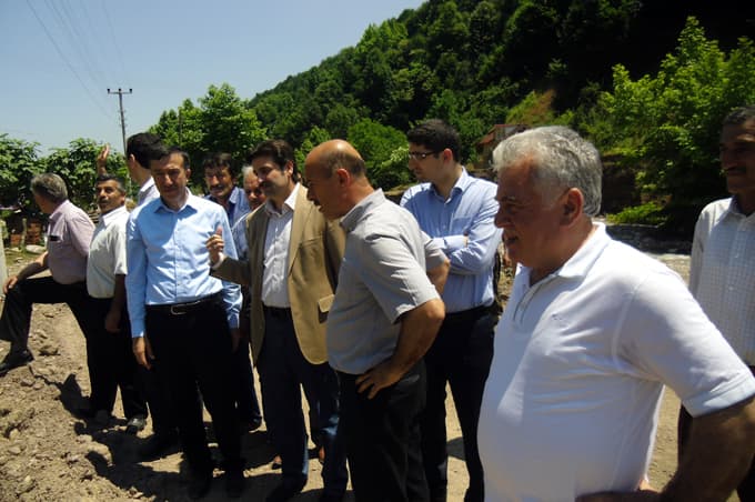 AKP'li Milletvekilleri, Karapürçek'te incelemelerde bulundu