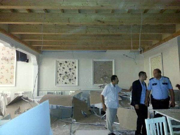 Düğün salonunun asma tavanı çöktü: 6 yaralı