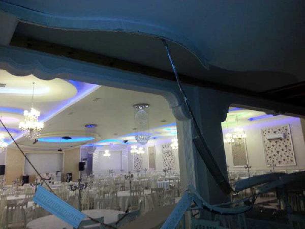 Düğün salonunun asma tavanı çöktü: 6 yaralı