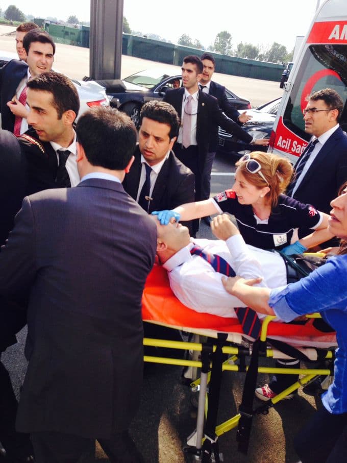 Bakan Işık, kürsüde konuşurken fenalaştı!