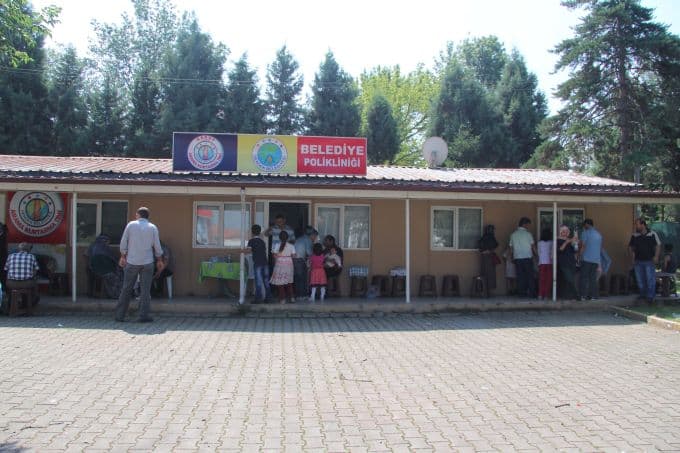Günde 40 çocuğu sünnet ediyorlar