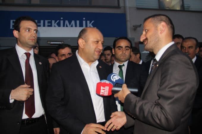 Bakan Işık, kürsüde konuşurken fenalaştı!