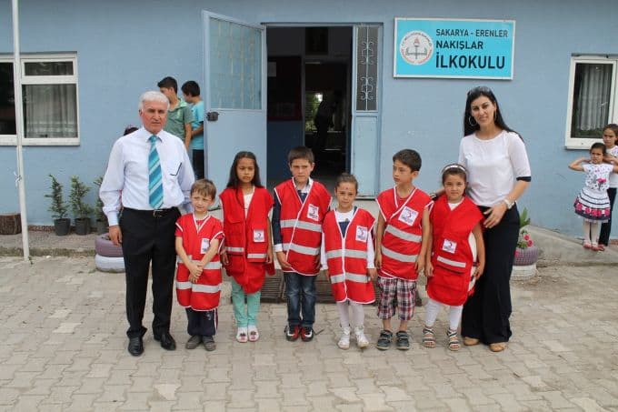 İlkokul öğrencilerinden örnek davranış