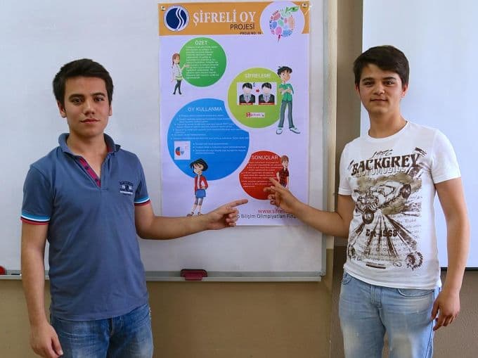 Okul başkanlığı için "Şifreli oy" sistemini geliştirdiler 