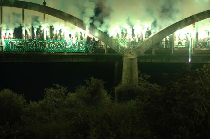 Tatangalar, Sakarya Köprüsü'nü meşalelerle aydınlattı
