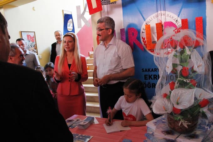 Küçük Yazar Hatice'nin imza günü gerçekleşti