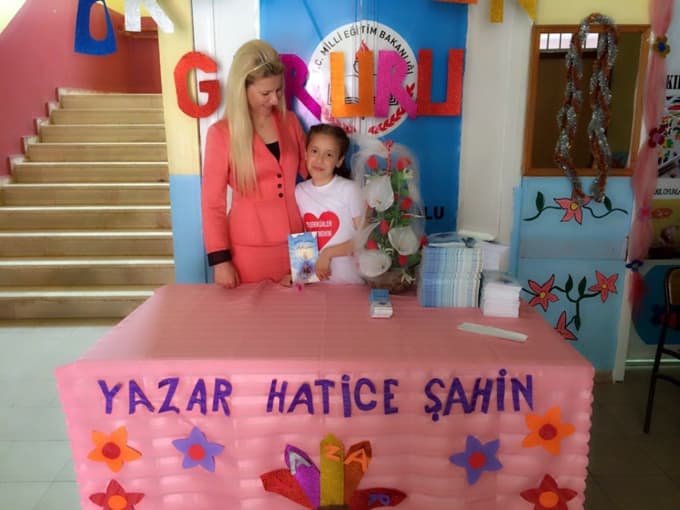 Küçük Yazar Hatice'nin imza günü gerçekleşti