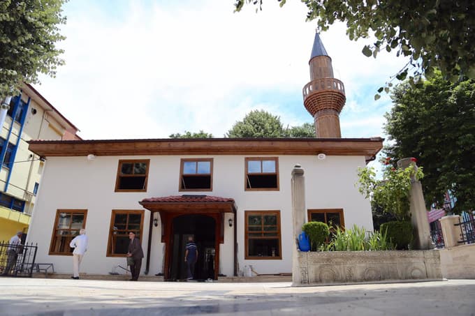 Restorasyonu tamamlanan tarihi cami, ibadete açıldı