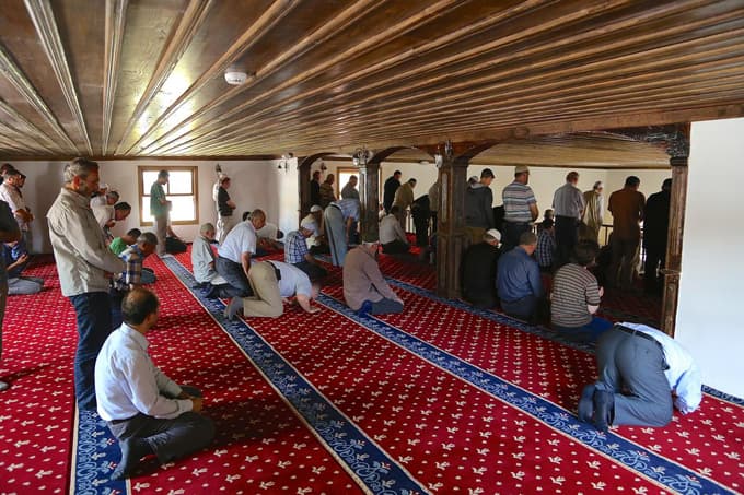 Restorasyonu tamamlanan tarihi cami, ibadete açıldı