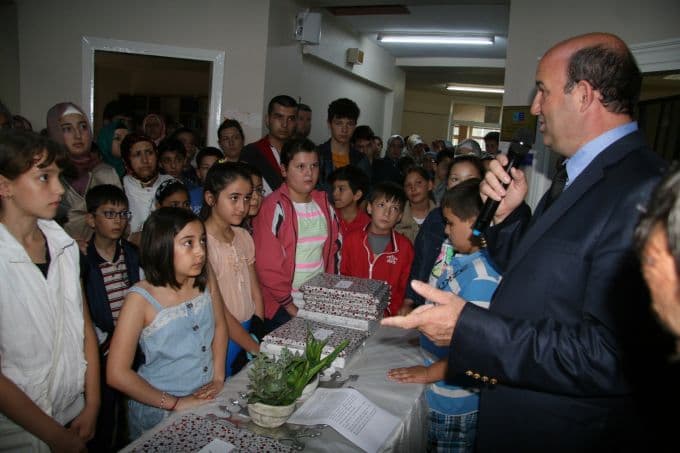 Bilgi Evi'nde karneler verildi