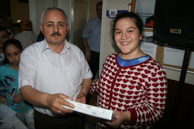 Bilgi Evi'nde karneler verildi