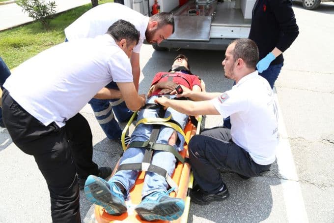 Otomobil, elektrikli bisikletle çarpıştı: 1 yaralı