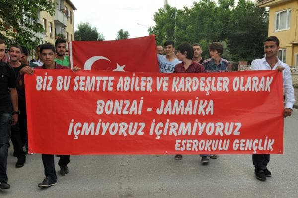 Vatandaşlardan "Uyuşturucuya hayır" yürüyüşü