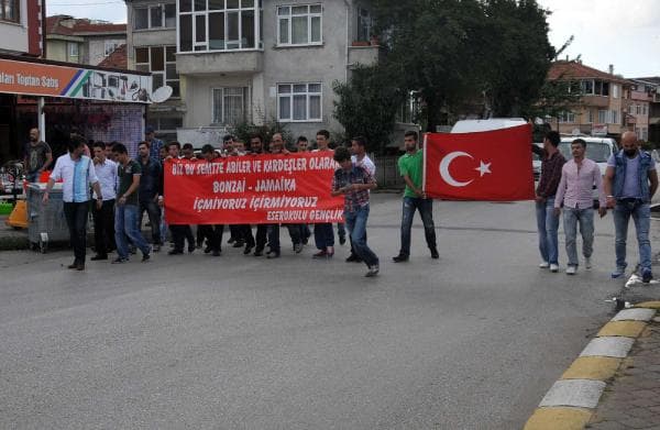 Vatandaşlardan "Uyuşturucuya hayır" yürüyüşü
