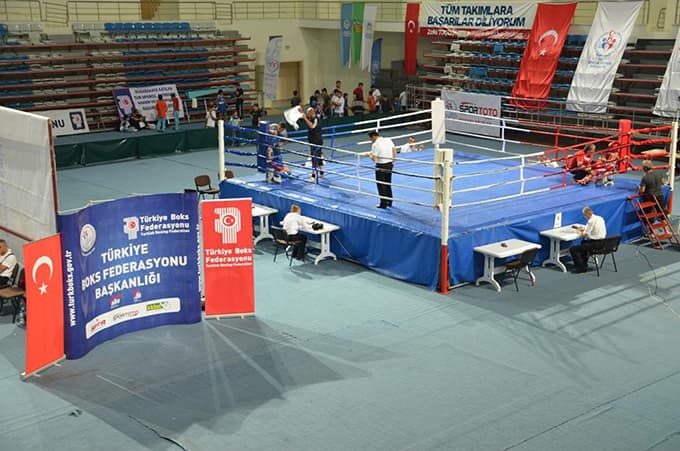Türkiye Alt Minikler Boks Şampiyonası Sakarya'da başladı