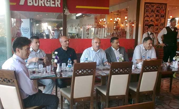 Yüzbaşı Varol'a veda yemeği