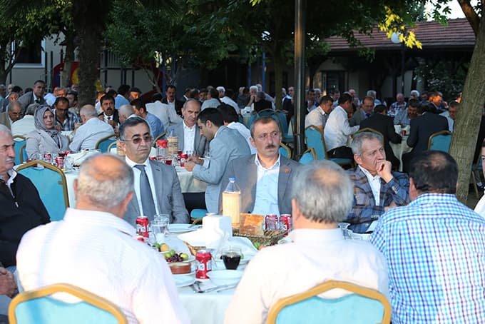 Toçoğlu, Muhtarlarla bir araya geldi