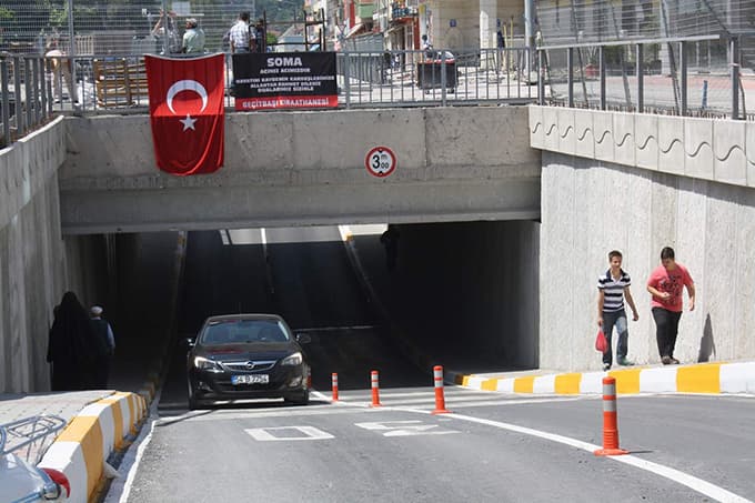 Arifiye'de alt geçit vatandaşın hizmetine açıldı