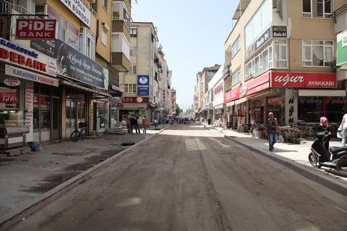 İtfaiye Caddesi araç trafiğine kapatıldı