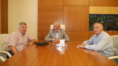 Sıcak Bir Atmosferde Ziyaret