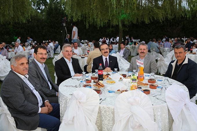 MÜSİAD Sakarya 20 şube ile birlikte iftar açtı