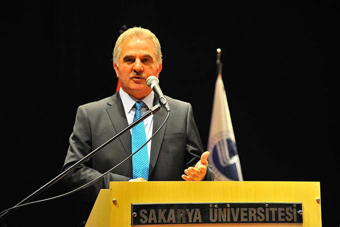 SAÜ Güzel Sanatlar Fakültesi'nin mezuniyet sevinci