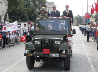 Zafer Bayramında Sakaryalılar El Ele 