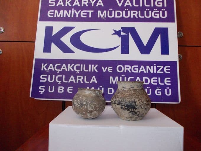 Tarihi eser vazoları satamadan yakalandılar