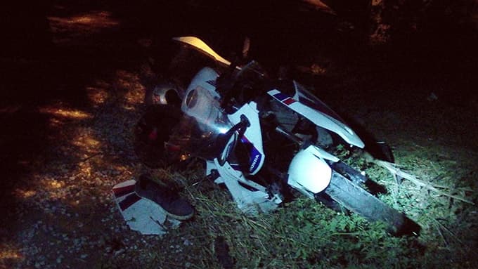 Motosiklet ağaca çarptı: 2 ölü
