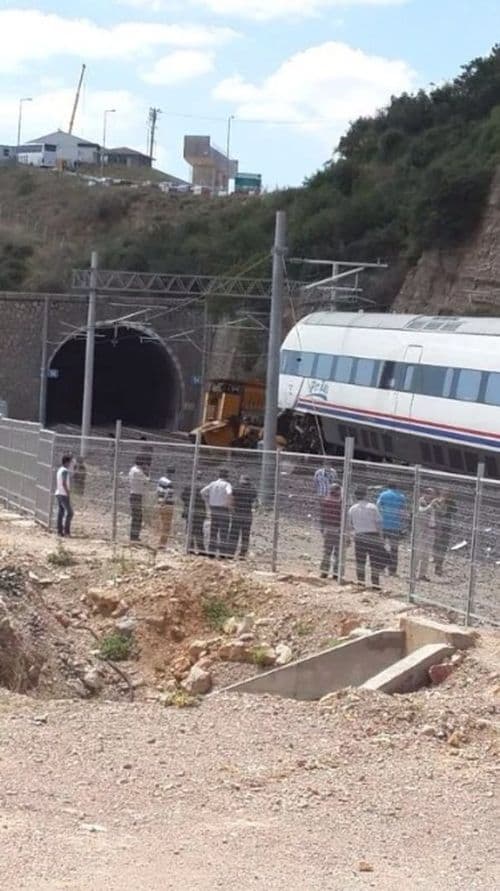 YHT, test sürüşünde kaza yaptı