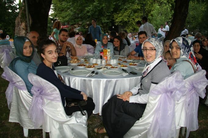 Adapazarı Belediyesi personeli iftarda buluştu