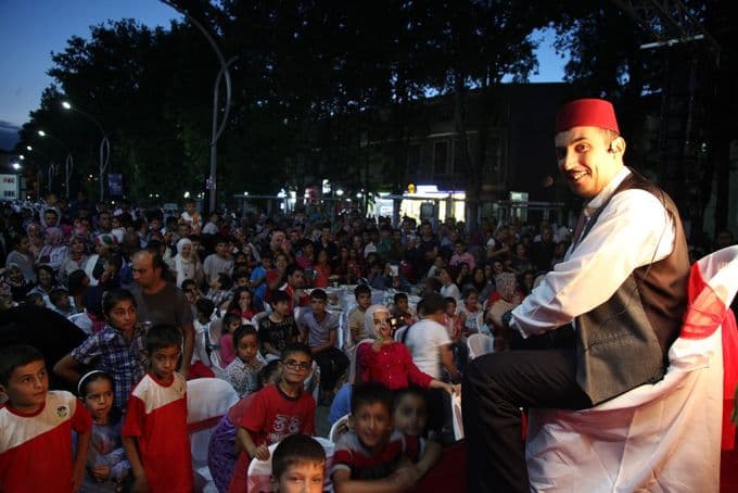 Gönül sofraları Hendek'te kuruldu