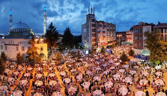 İftar sofraları Pazar günü bu ilçede kurulacak