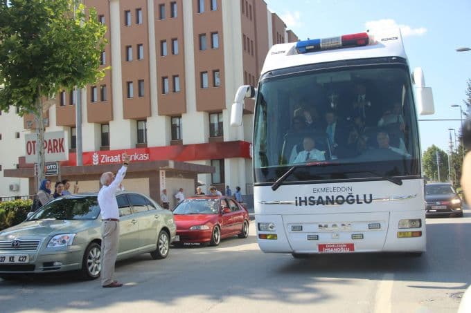 Ekmeleddin İhsanoğlu Sakarya'da