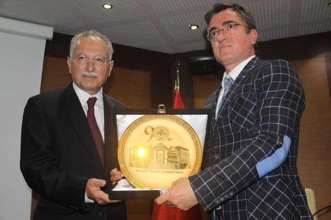 Ekmeleddin İhsanoğlu Sakarya'da