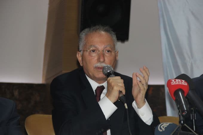 Ekmeleddin İhsanoğlu Sakarya'da