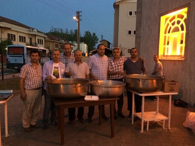 Sapak Camii Derneği iftar düzenledi