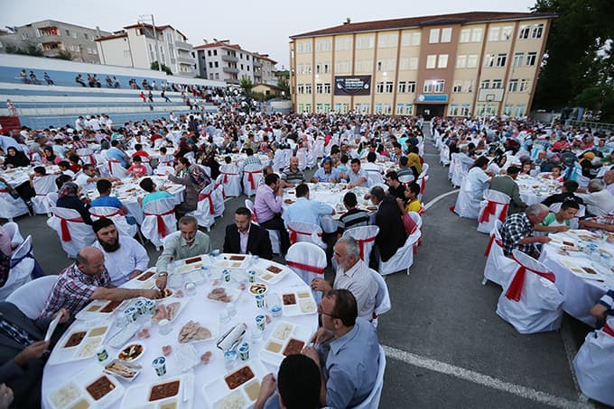 Büyükşehir Belediye iftarı Kaynarca'da gerçekleşti