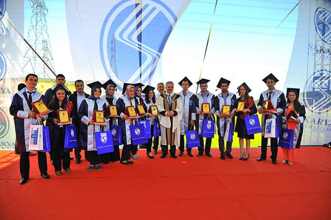 SAÜ'de Mezuniyet coşkusu