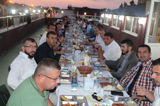 TÜMSİAD, her Salı iftar yemeği düzenliyor