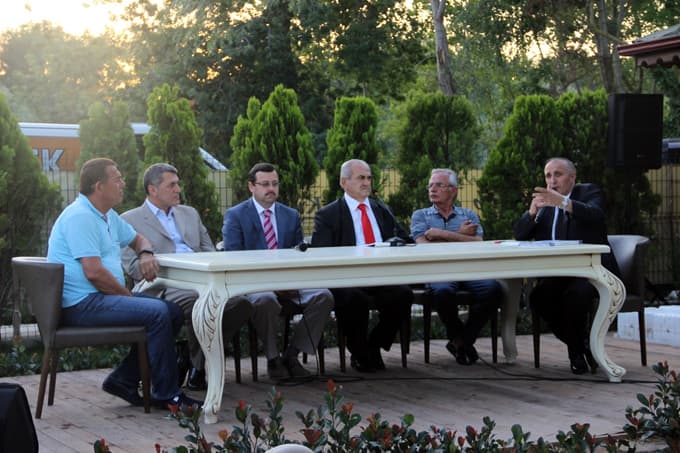 Ekşioğlu ailesi iftarda buluştu