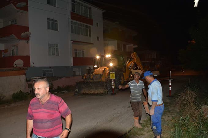 Mahalledeki doğalgaz kaçağı vatandaşları tedirgin etti