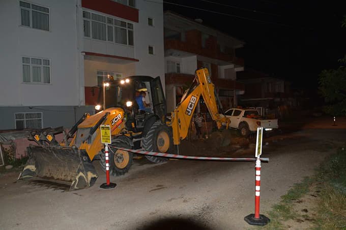 Mahalledeki doğalgaz kaçağı vatandaşları tedirgin etti