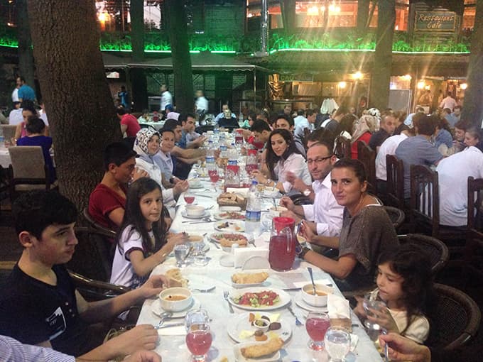 Karete'de birlik beraberlik iftarı